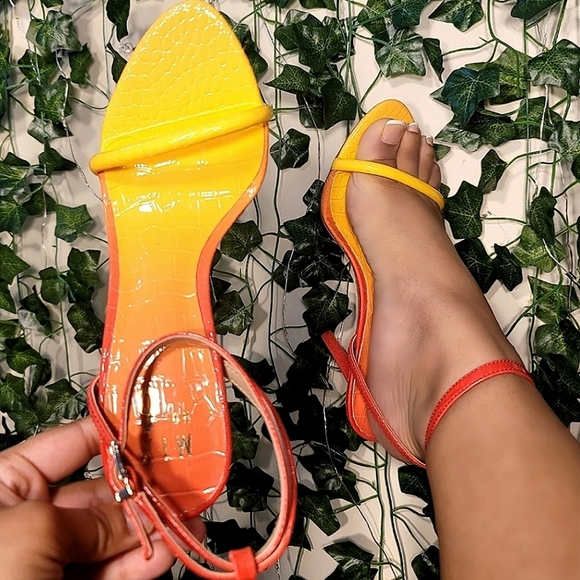 💎Mix No. 6 Yellow & Pink Glazed Ombre Croc Print Heels💎 - Picture 4 of 5